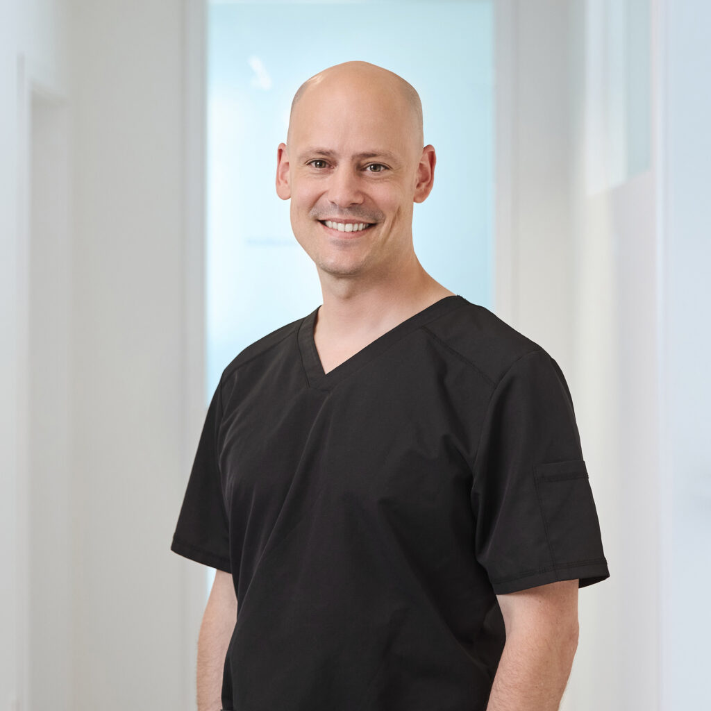 Dr. Romain Doliveux, Fachzahnarzt für Oralchirurgie in der Praxisklinik am Rhein